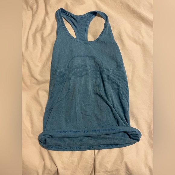 Women’s light blue lulu lemon runner tank top - medium - Picture 3 of 3